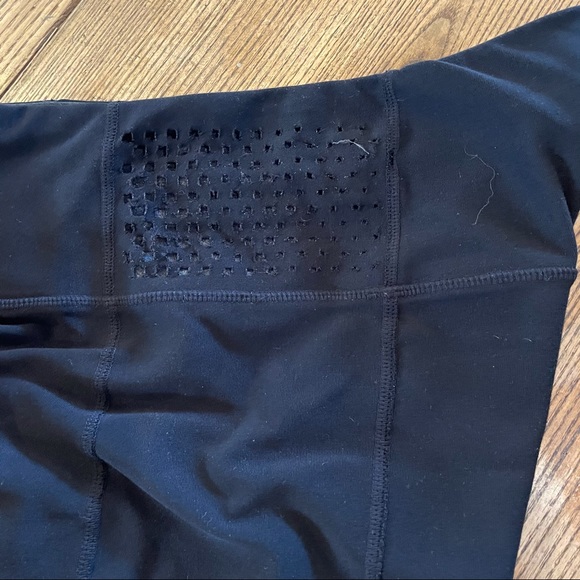 MPG Crop Capri Leggings - Mid-rise with drawstring - Picture 6 of 7